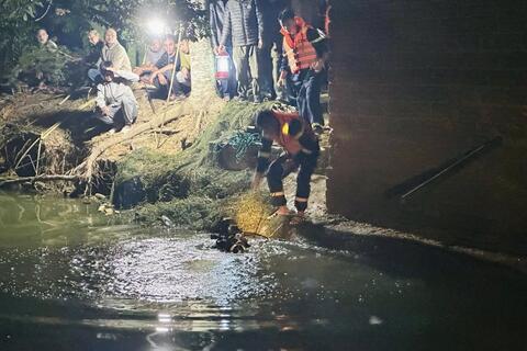 Tìm kiếm nạn nhân đuối nước tại xã Xuân Thọ