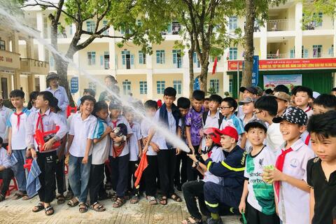 Tuyên truyền kiến thức PCCC, phòng chống đuối nước cho Học sinh trường THCS Quảng Châu