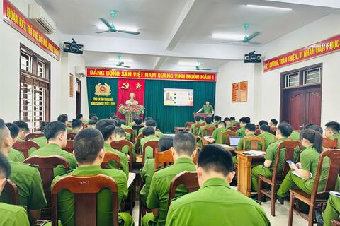 Hội nghị hướng dẫn Luật PCCC và CNCH, Nghị định, Thông tư mới cho cán bộ chiến sỹ