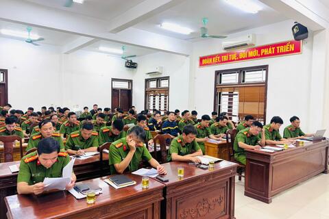 Hội nghị rút kinh nghiệm công tác cứu nạn, cứu hộ trong cơn bão số 10