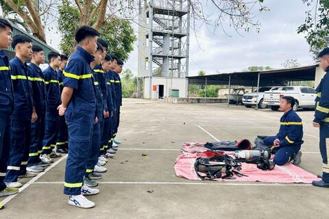 Duy trì nghiêm công tác huấn luyện nghiệp vụ chữa cháy và CNCH, nâng cao năng lực sẵn sàng chiến đấu