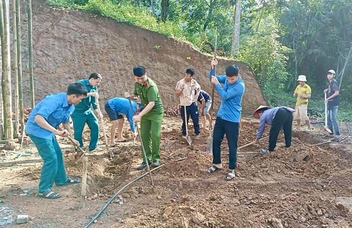 Công an xã ở Thanh Hoá chung tay xoá nhà dột nát -0
