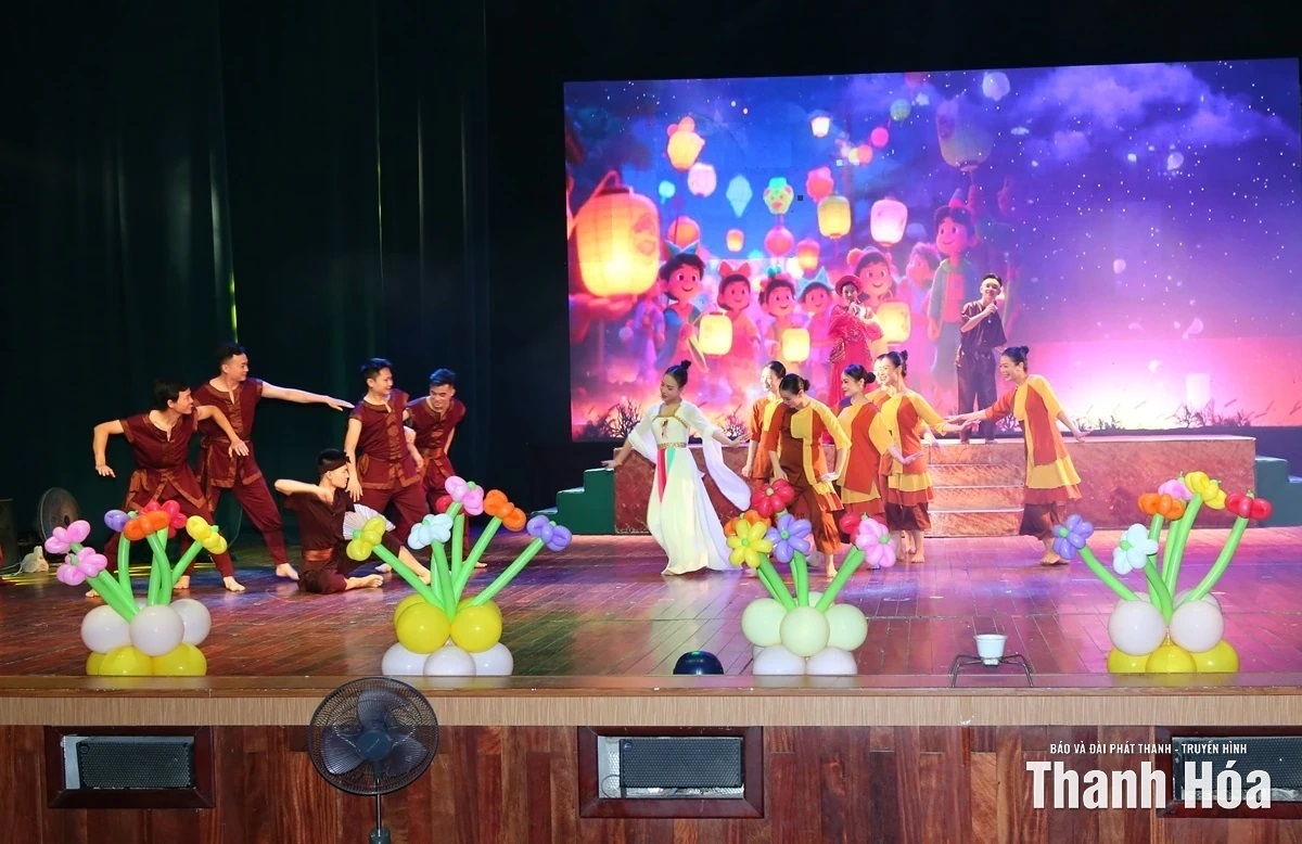 Một mùa trăng yêu thương!